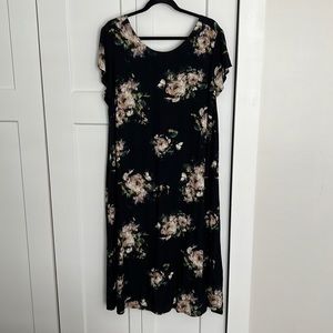 Maxi dress with side pockets